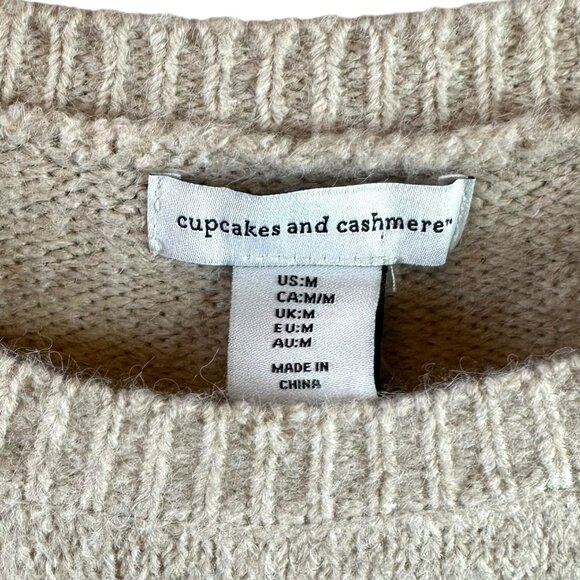 Cupcakes & Cashmere Beige JOY Christmas Wreath Holiday Sweater Size M - Picture 5 of 6